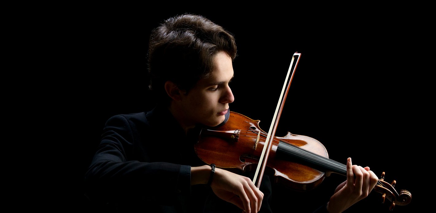 Javier Comesaa debuta en la Laeiszhalle de la Elbphilharmonie en Hamburgo
